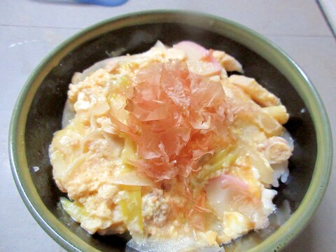 鮭缶と家にある野菜で玉子丼